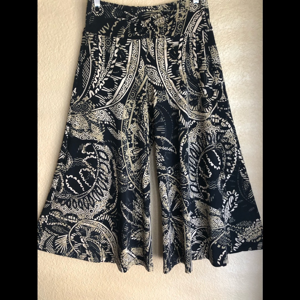 Capri length wide leg pants.